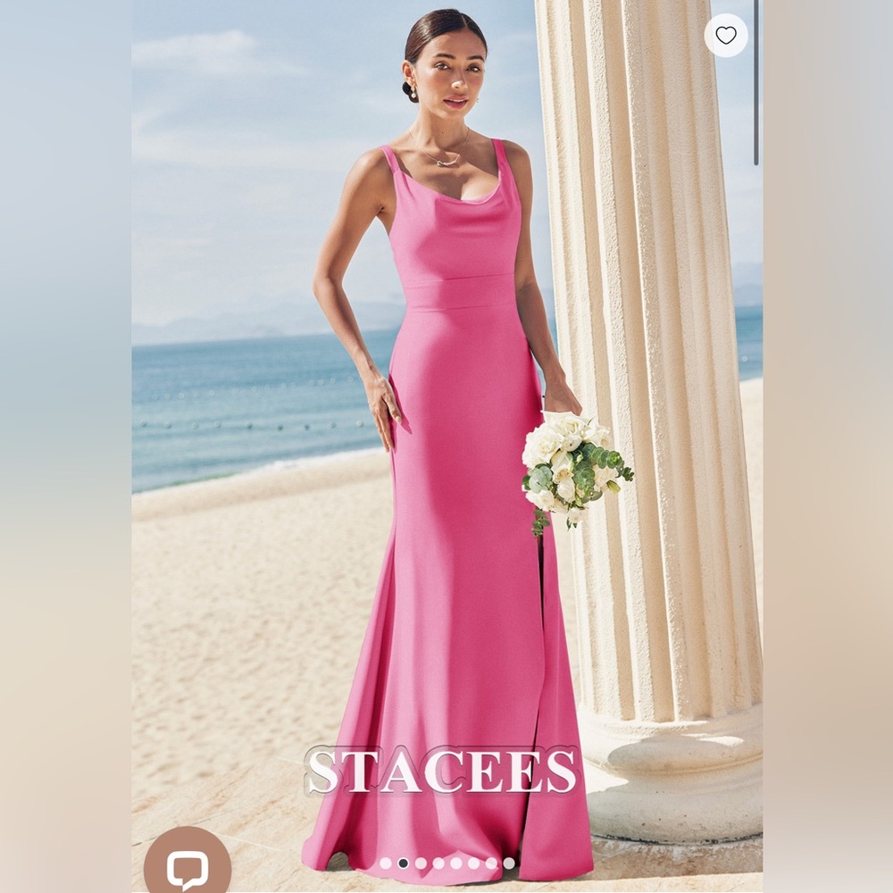 Trumpet Scoop Neck dress. Size 0. Never worn. Tags still on. Color-fuchsia